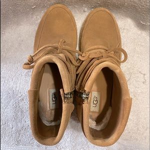 UGG REID booties Brown Chestnut Zip Size 8